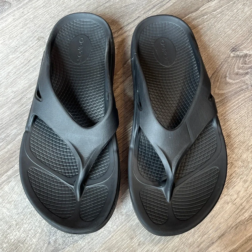 OOFOS OOriginal Recovery Sandals Mens 10 Womens 12 Black Thong Flip Flops EU 43